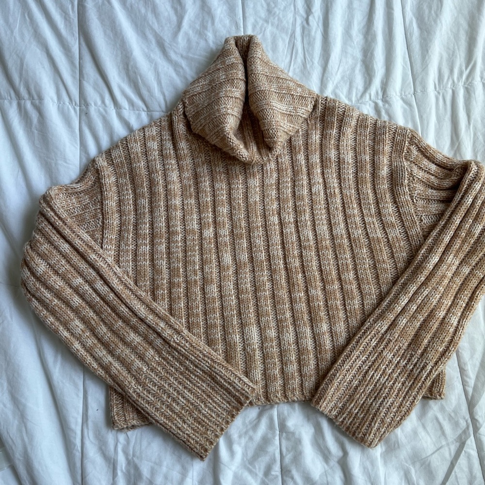 Urban outfitters tan and white knit cropped sweater